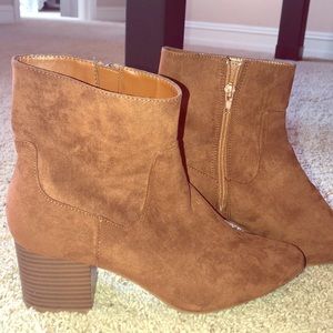 Heeled Boot (W10)